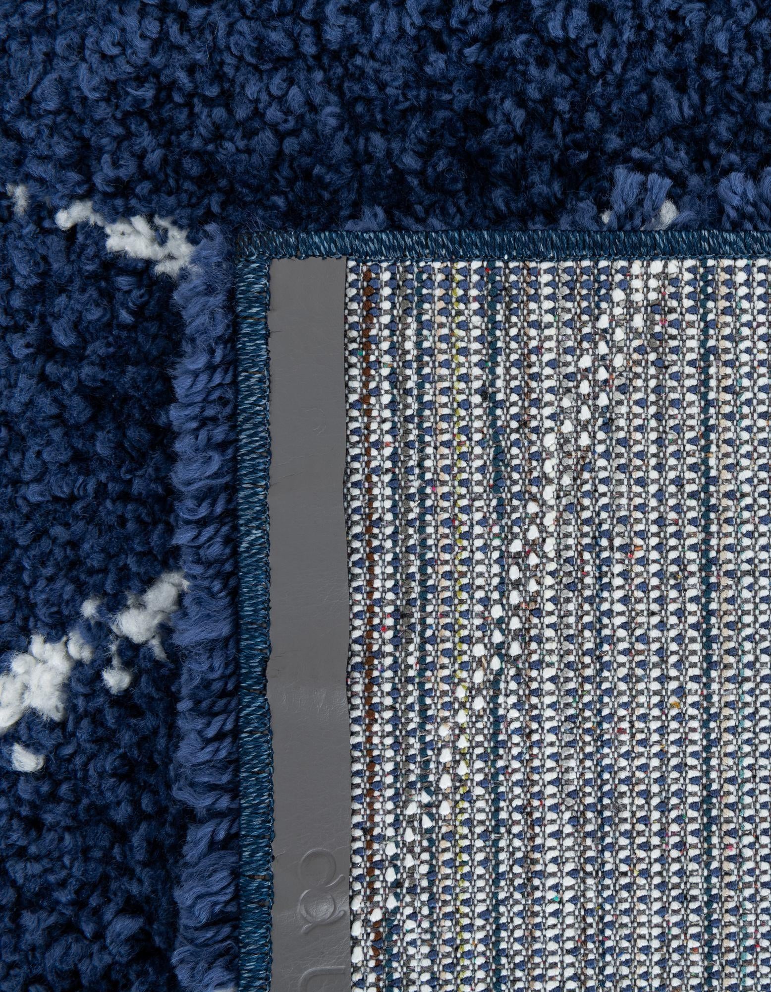 2' 7 x 6' Moroccan Shag Runner Rug