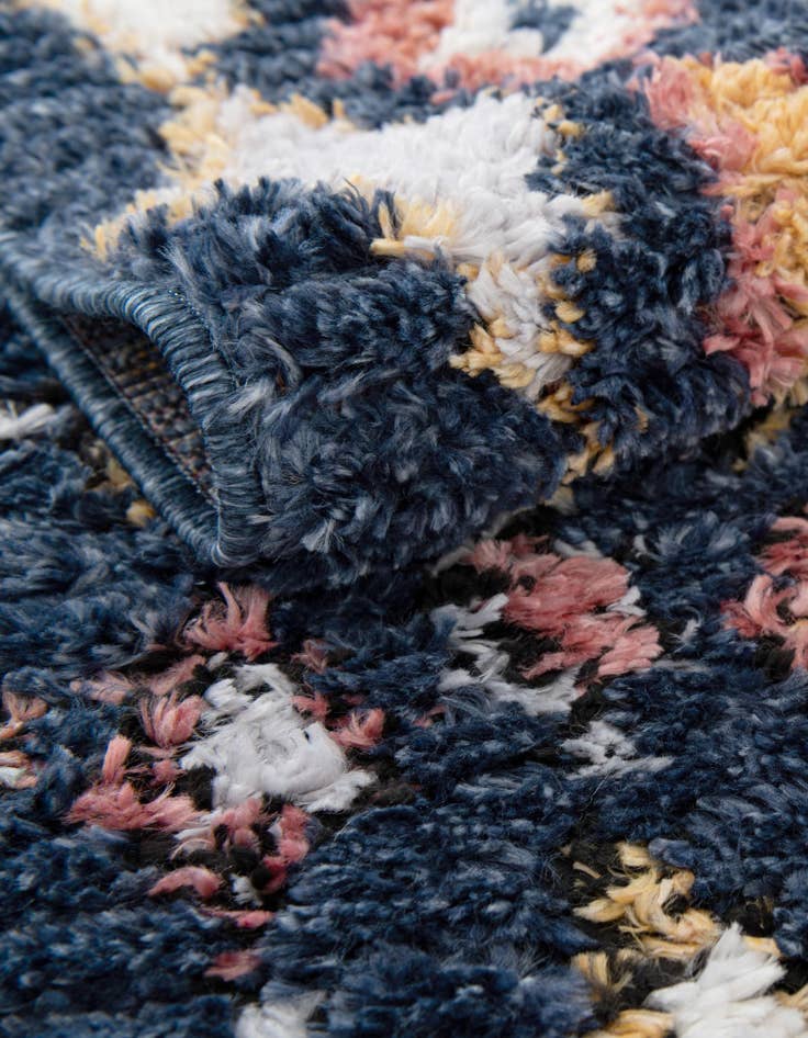 Detail image of 2' 7 x 10' Morocco Runner Rug