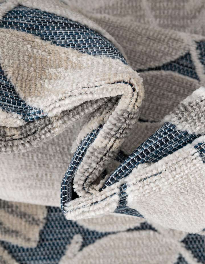 2' 2 x 8' Easy-Clean Botanical Indoor / Outdoor Runner Rug