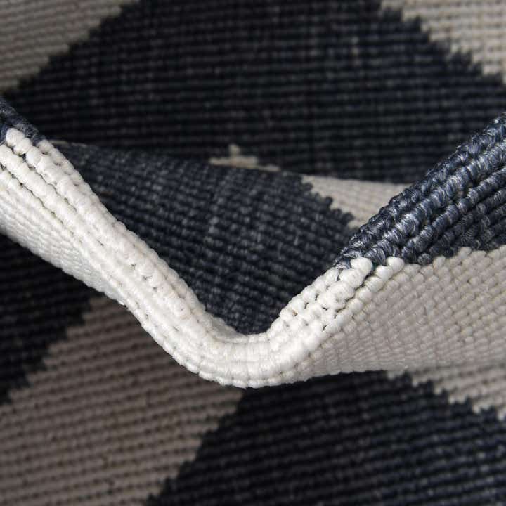 2' x 8' Easy-Clean Coastal Indoor / Outdoor Runner Rug