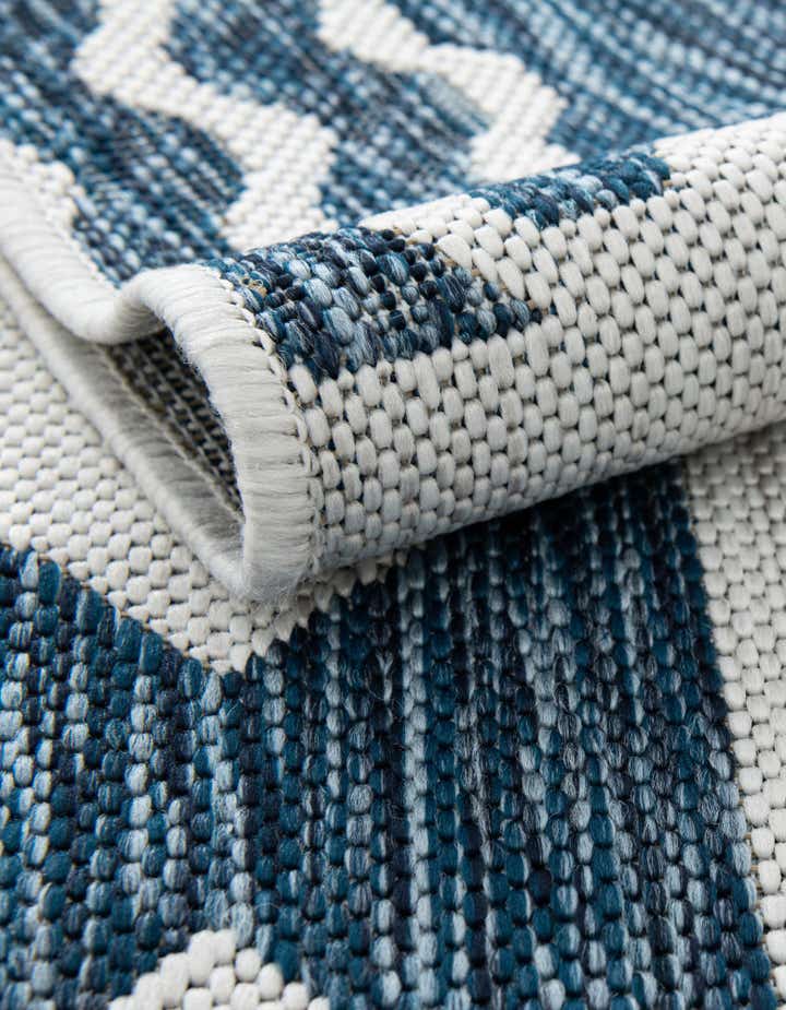2' x 5' 3 Easy-Clean Coastal Indoor / Outdoor Runner Rug
