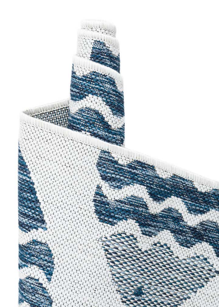 2' x 5' 3 Easy-Clean Coastal Indoor / Outdoor Runner Rug