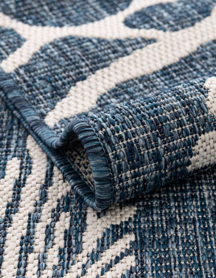 2' 7 x 12' Easy-Clean Coastal Indoor / Outdoor Runner Rug
