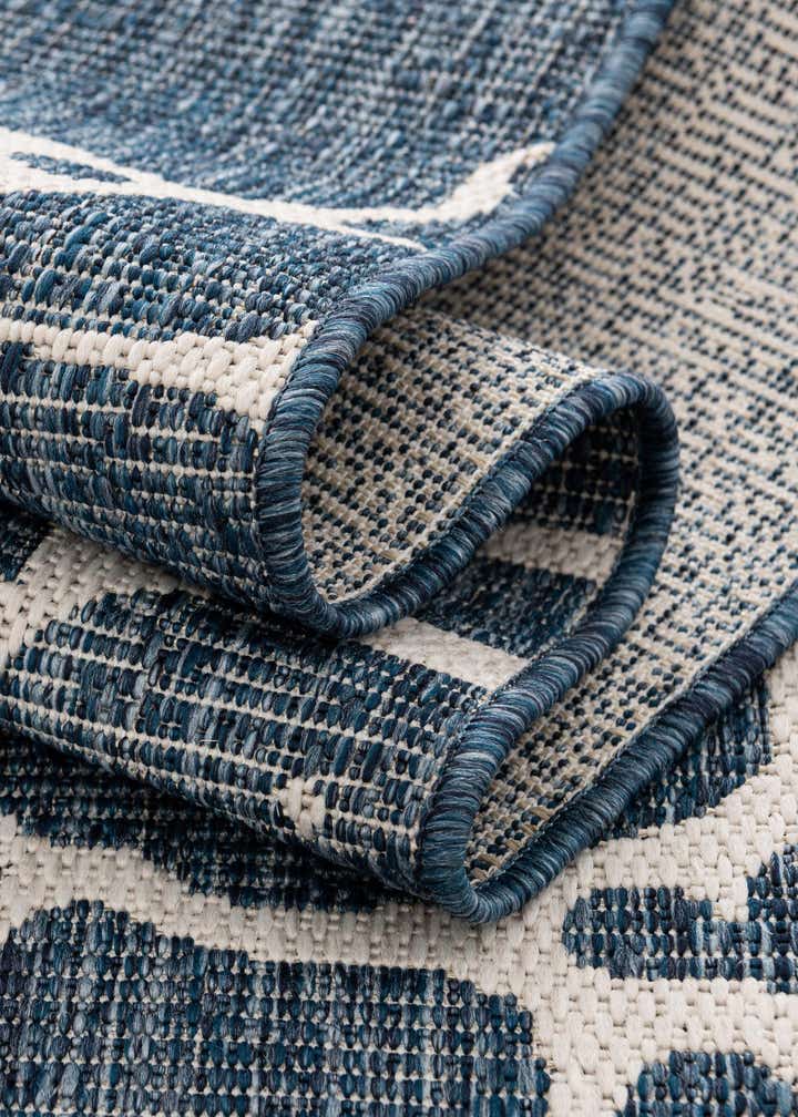 2' x 8' Easy-Clean Coastal Indoor / Outdoor Runner Rug