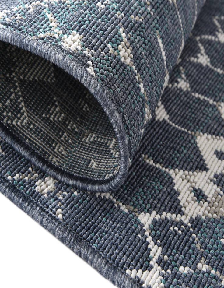 Detail image of 2' x 6' Washable Lattice Indoor / Outdoor Runner Rug