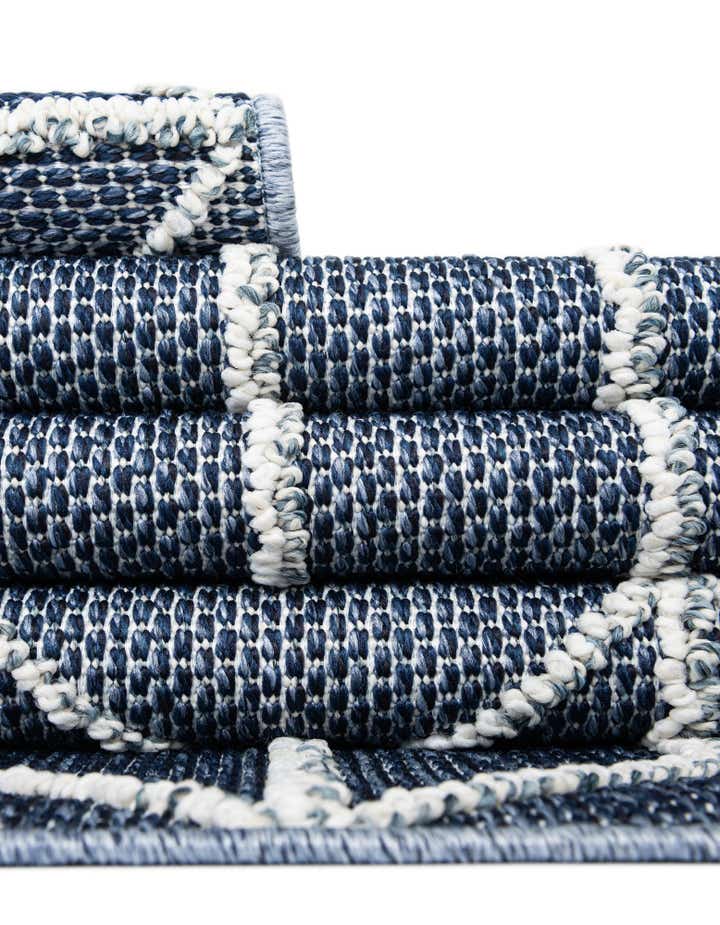 2' x 6' 1 Easy-Clean Lattice Indoor / Outdoor Runner Rug