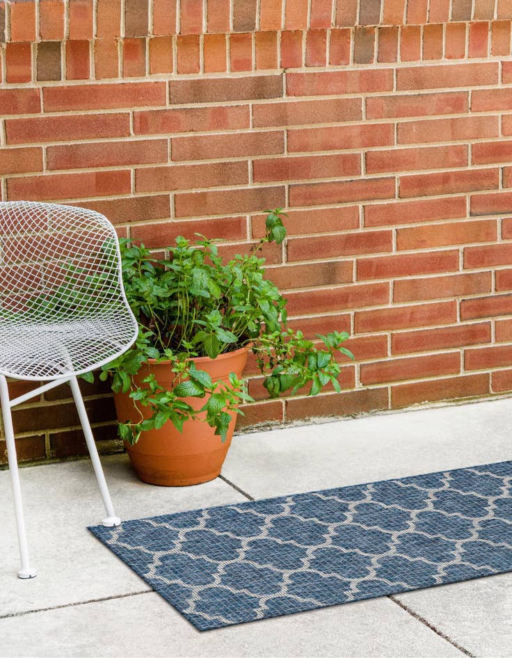 Detail image of 2' x 6'  Washable Trellis Indoor / Outdoor Runner Rug