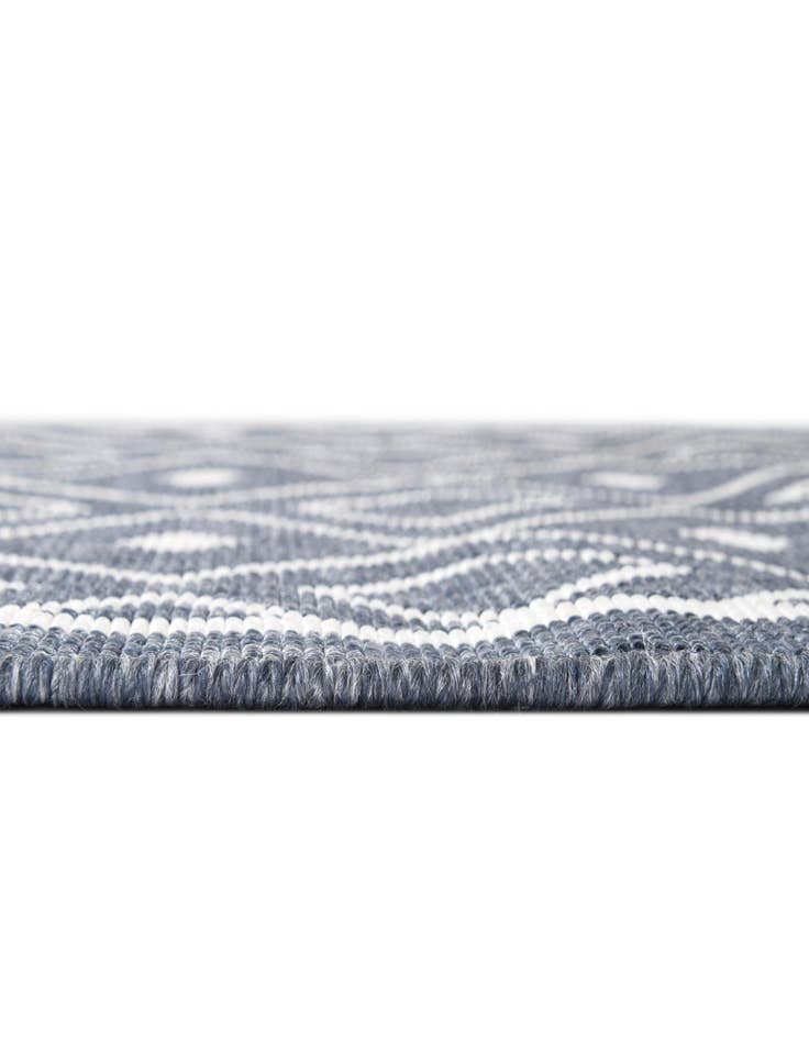 Detail image of 2' x 8' Easy-Clean Trellis Indoor / Outdoor Runner Rug