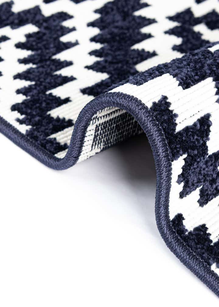 2' 7 x 12' Easy-Clean Sabrina Soto Indoor / Outdoor Runner Rug