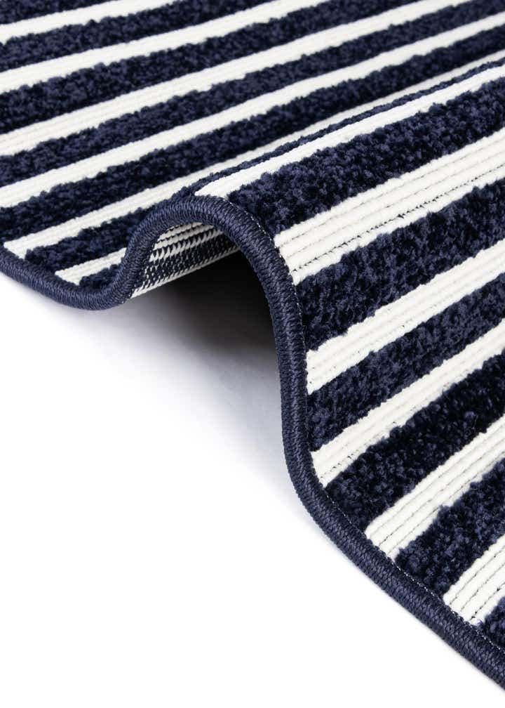 2' 7 x 10' Easy-Clean Sabrina Soto Indoor / Outdoor Runner Rug