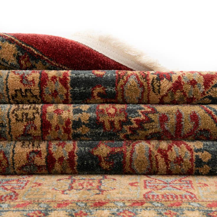 Detail image of 2' 7 x 6' 9 Sara Runner Rug