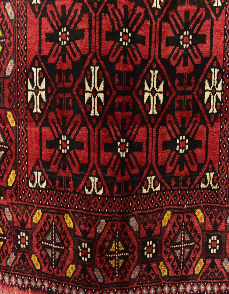 Detail image of 4' 10 x 9' 10 Hand Knotted Shiraz Persian Wool Runner Rug