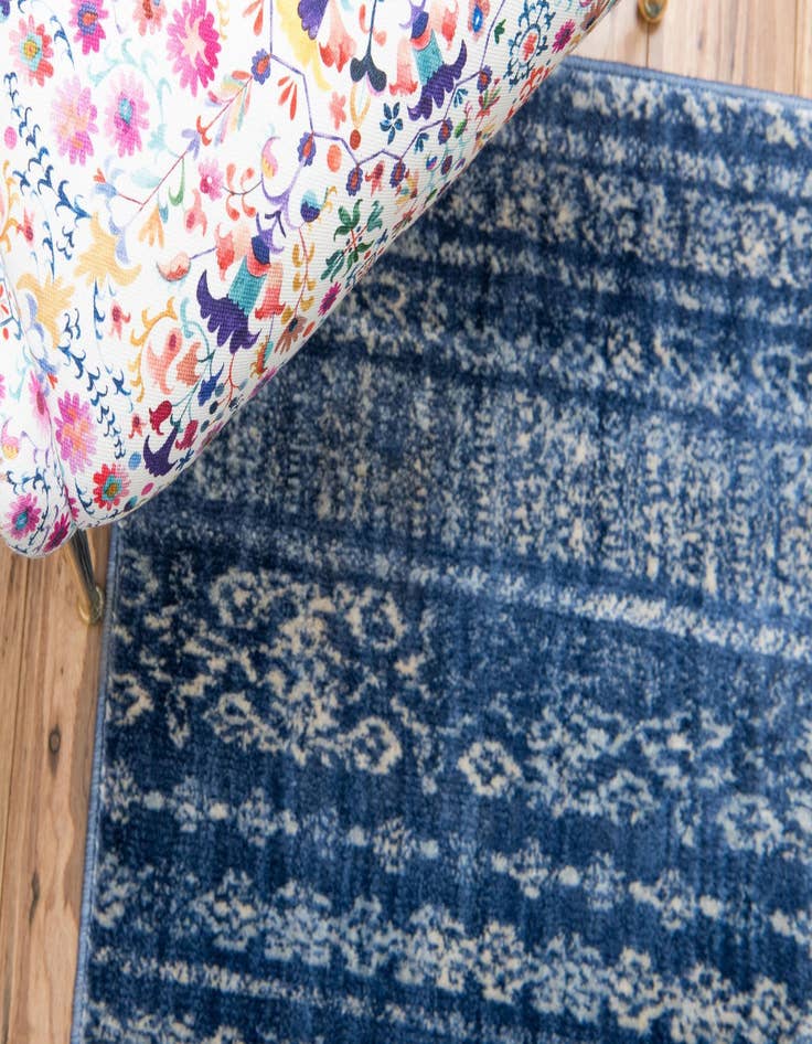 Detail image of 2' 2 x 6' Solaris Runner Rug