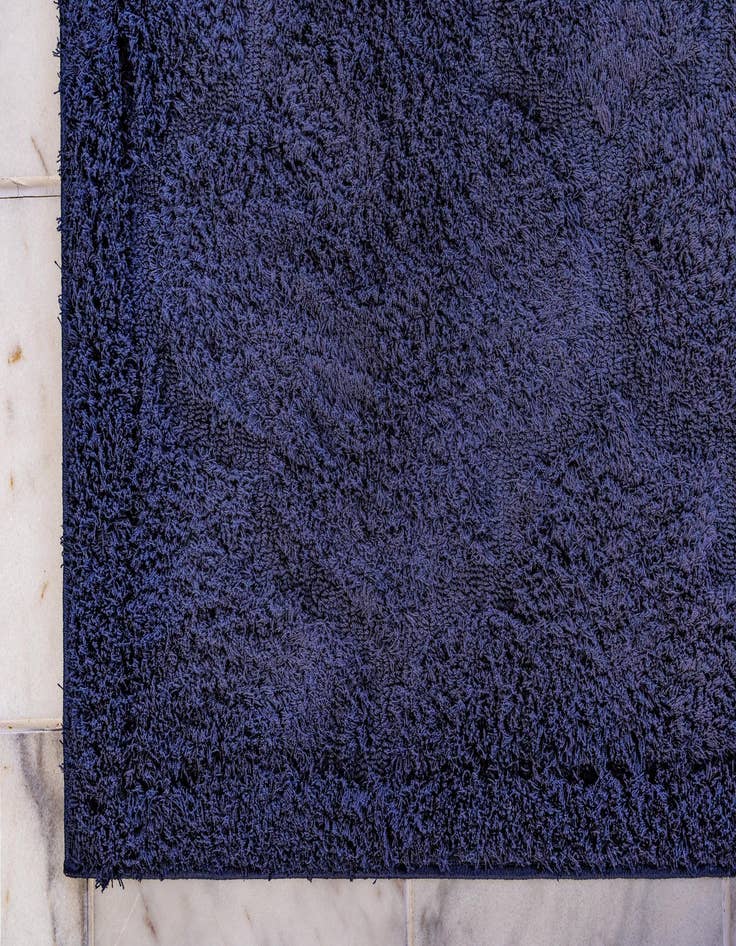 Detail image of 2' x 6' 9 Trellis Shag Runner Rug