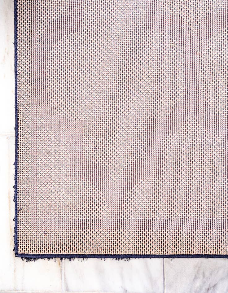 Detail image of 2' x 6' 9 Trellis Shag Runner Rug