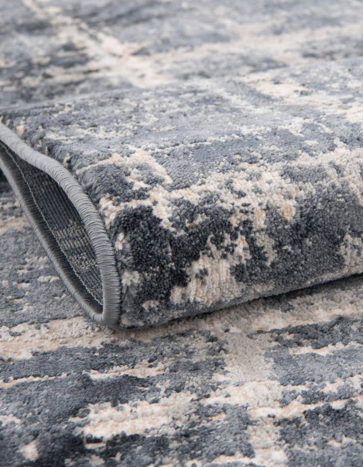 Detail image of Jill Zarin 2' 7 x 8' Uptown Lexington Avenue Runner Rug