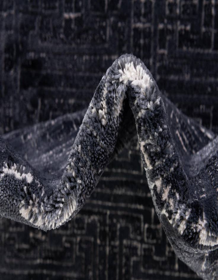 Detail image of 2' 7 x 14' Uptown Park Avenue Runner Rug