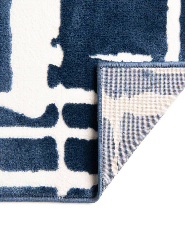 Detail image of 2' x 6' Vince Camuto Runner Rug