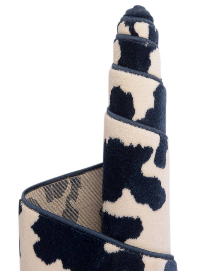 Detail image of 2' x 8' 8 Vince Camuto Runner Rug