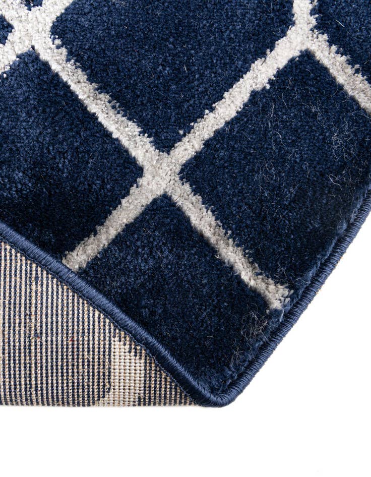 Detail image of 7' 10 x 10' Marilyn Monroe™ Glam Trellis Oval Rug