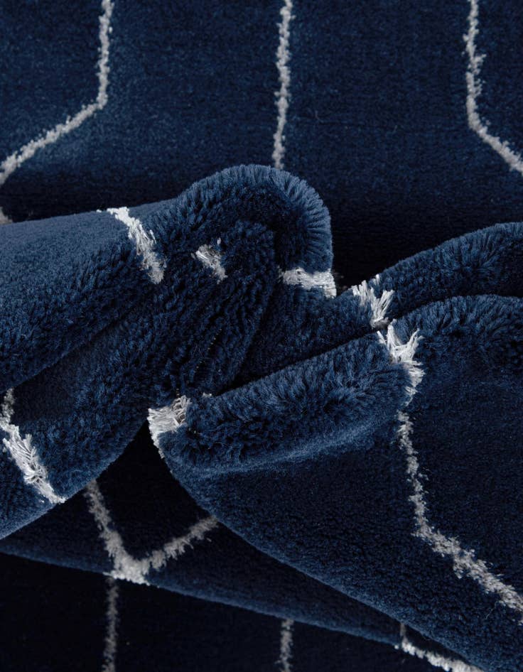 Detail image of 10' x 14'  Marilyn Monroe&trade; Glam Trellis Rug