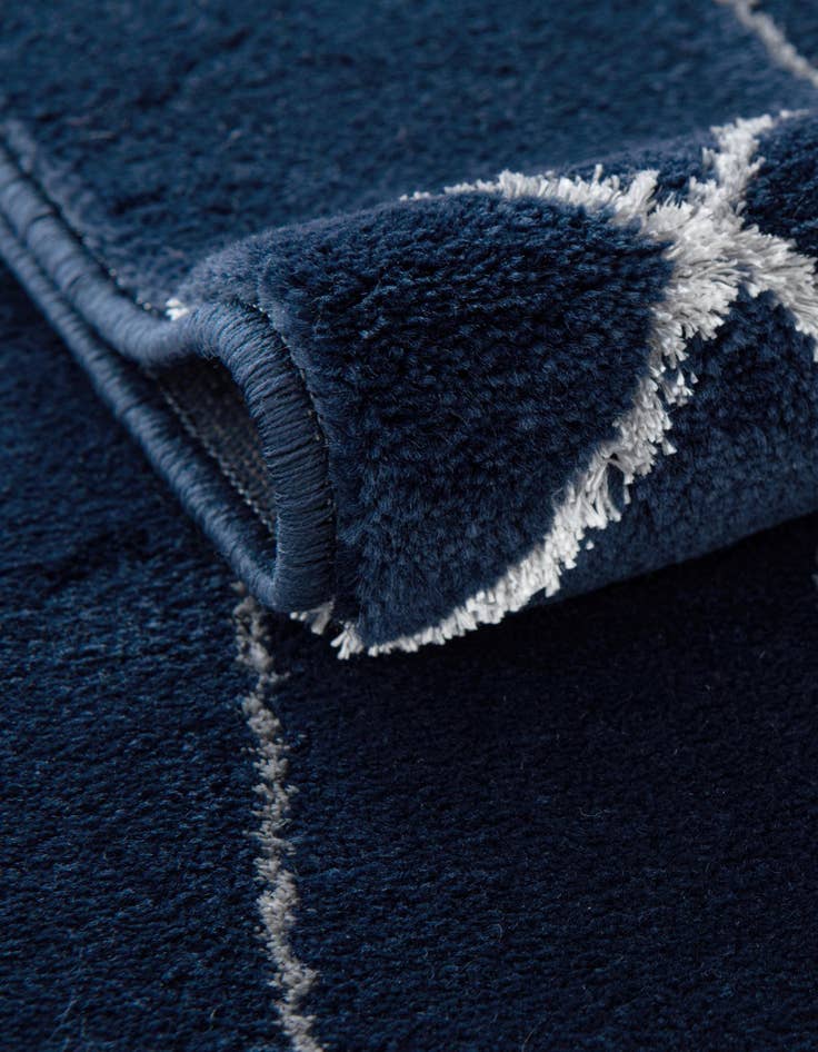 Detail image of 3' x 5' 3  Marilyn Monroe™ Glam Trellis Rug