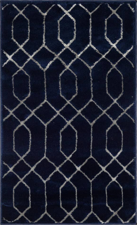Detail image of 2' x 3' Marilyn Monroe™ Glam Trellis Rug