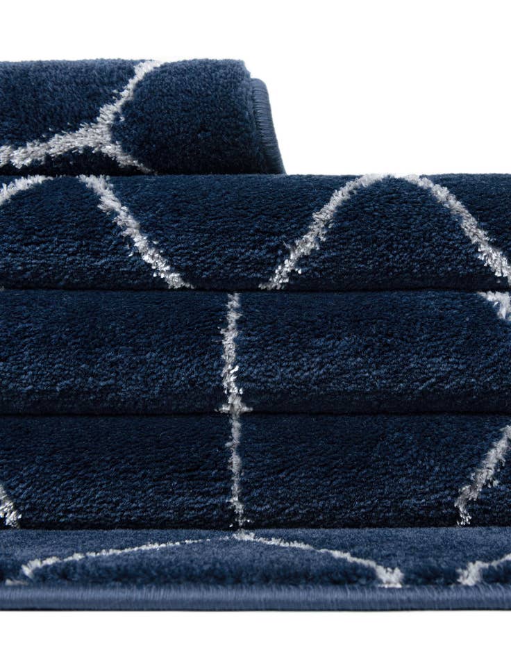 Detail image of 2' 7 x 12'  Marilyn Monroe&trade; Glam Trellis Runner Rug