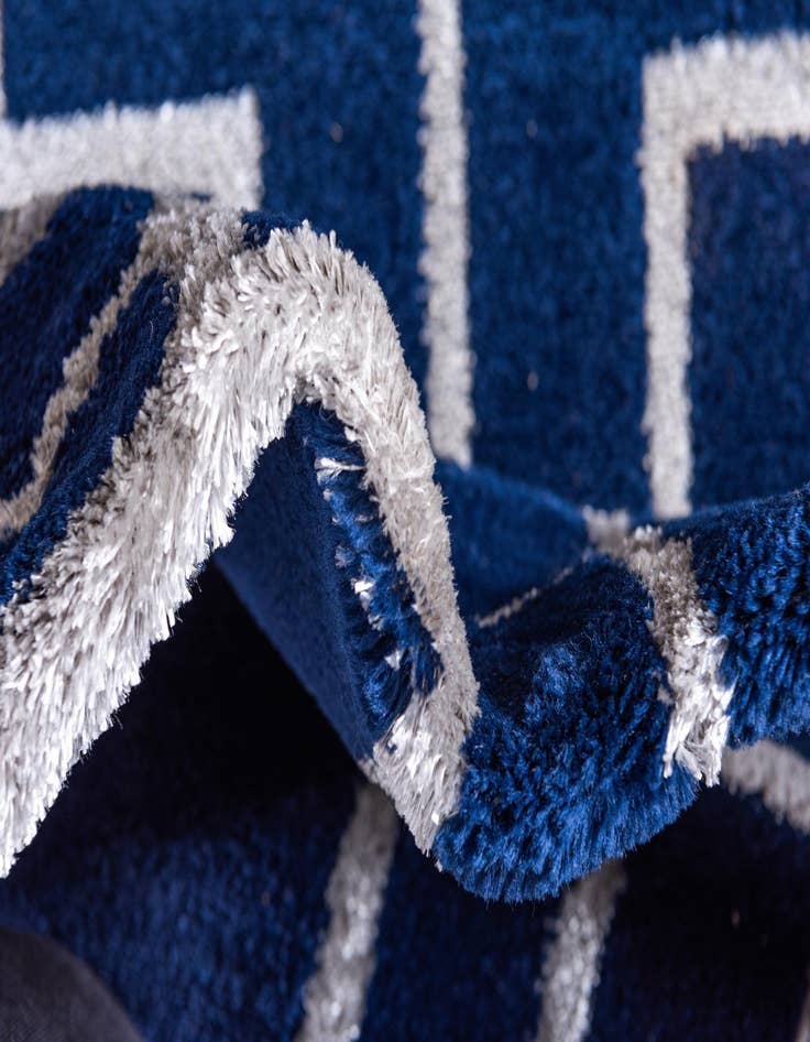 Detail image of 2' x 6'  Marilyn Monroe™ Glam Deco Runner Rug