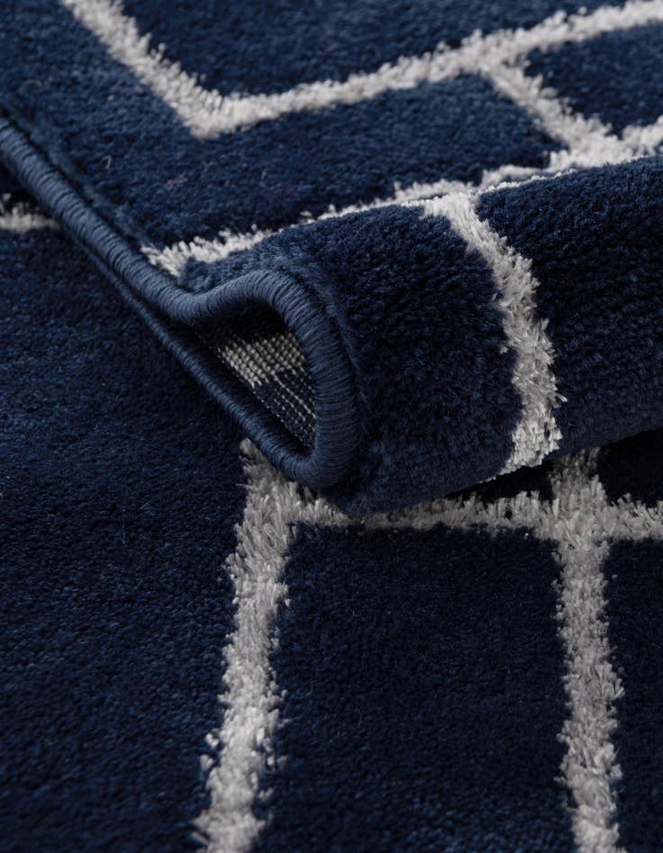 Detail image of 7' 10 x 7' 10 Marilyn Monroe™ Glam Deco Square Rug