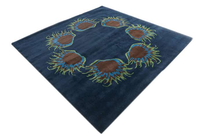 7' 7 x 7' 7 Agra Square Rug