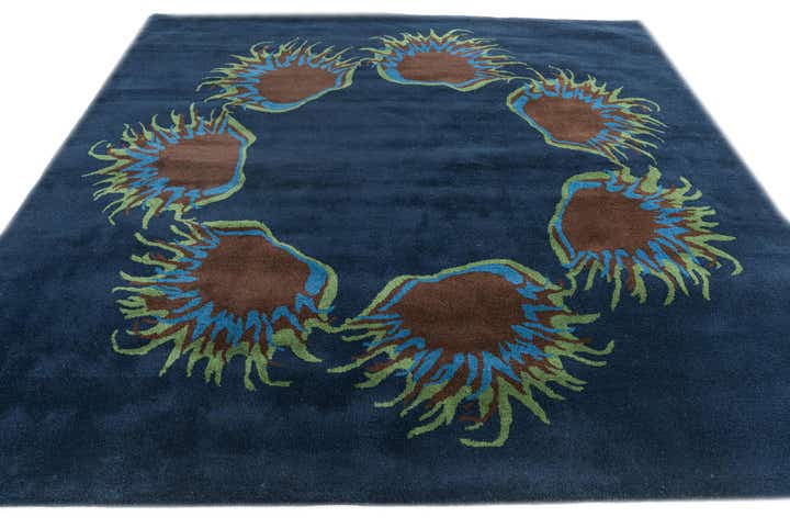 7' 7 x 7' 7 Agra Square Rug