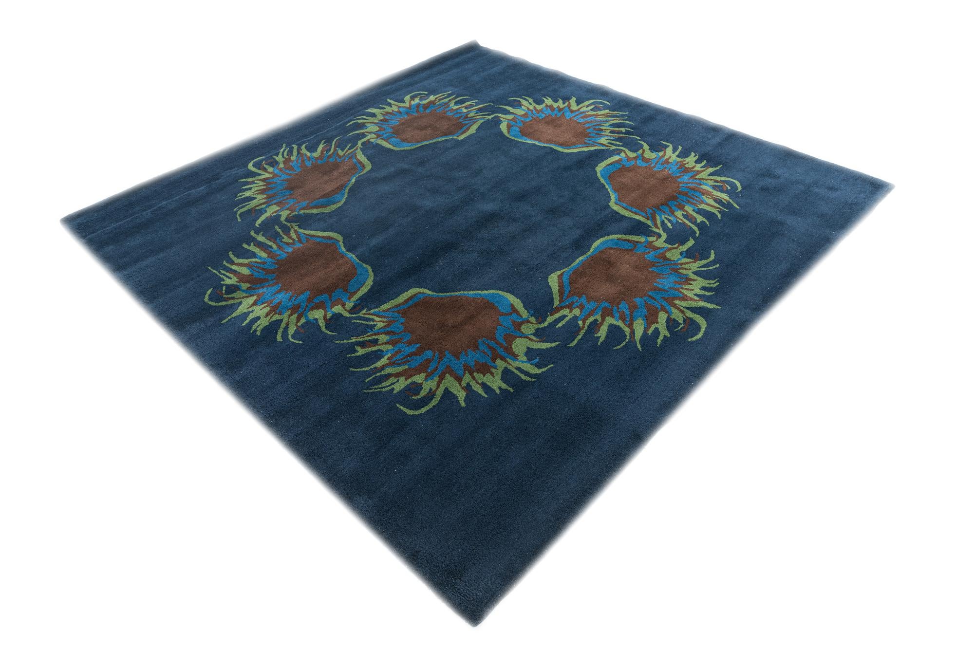 7' 6 x 7' 7 Agra Square Rug
