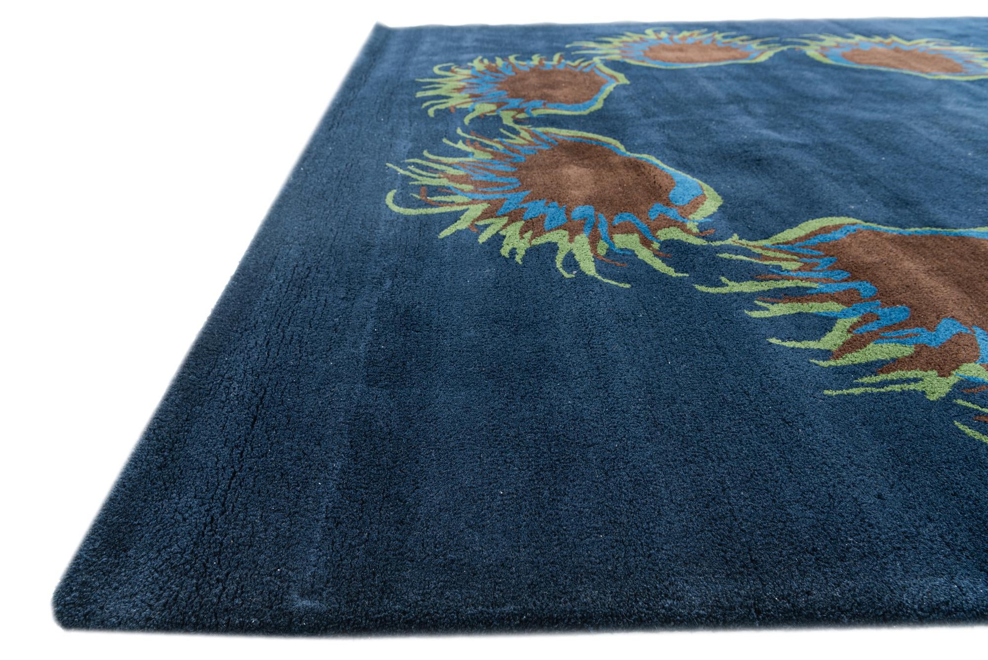 7' 6 x 7' 7 Agra Square Rug