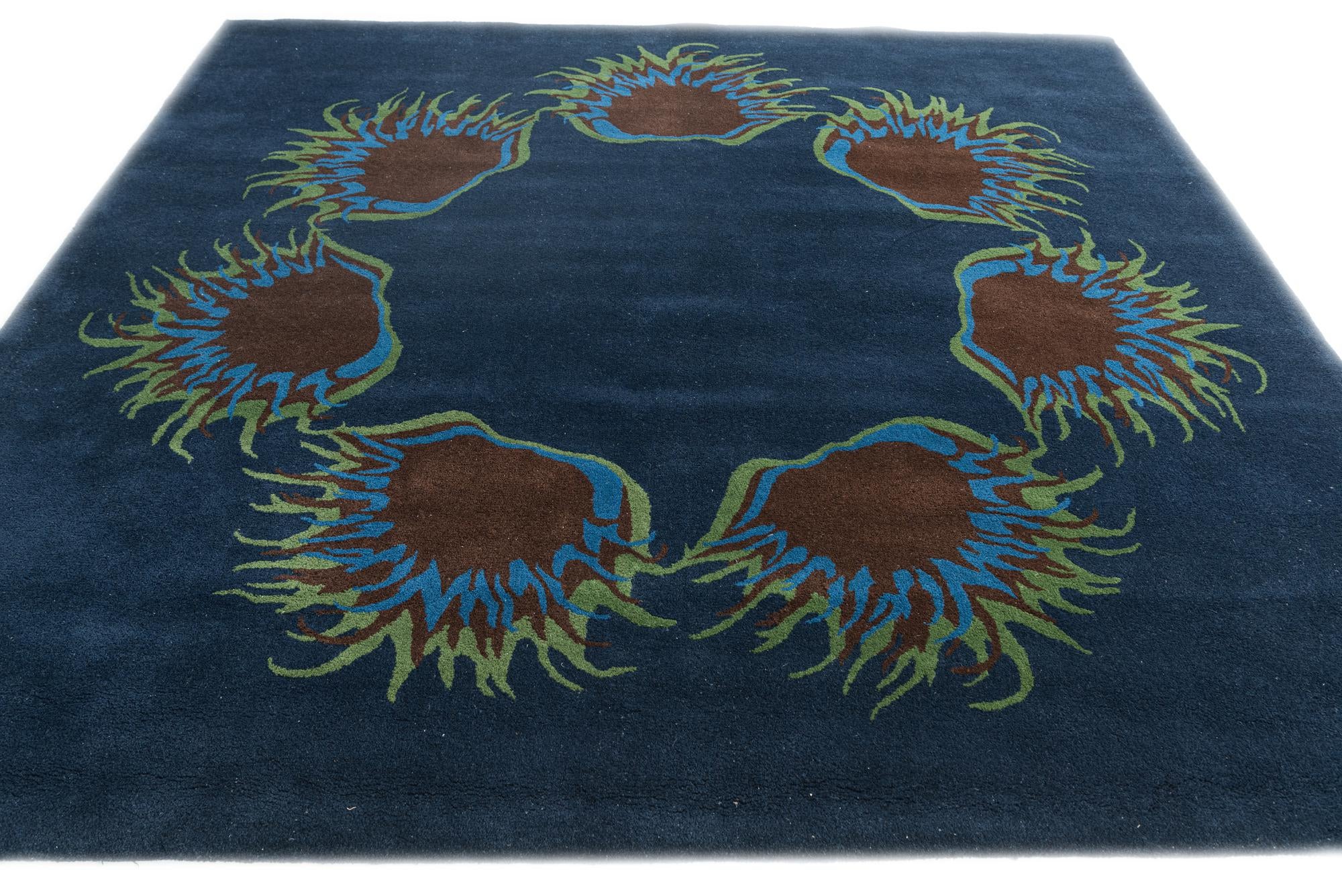 7' 6 x 7' 7 Agra Square Rug