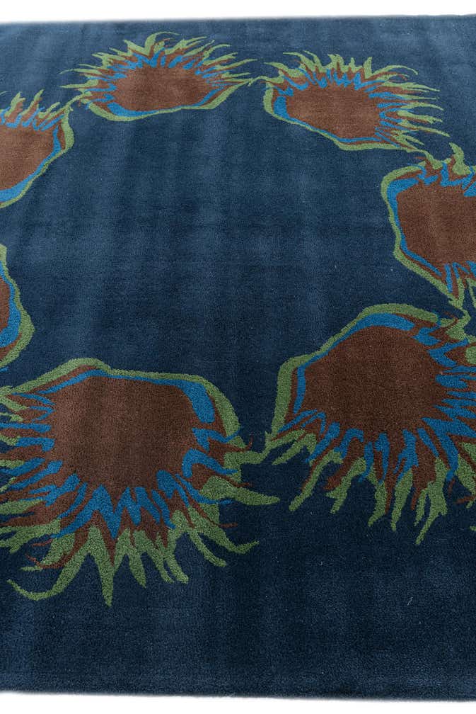 7' 6 x 7' 7 Agra Square Rug