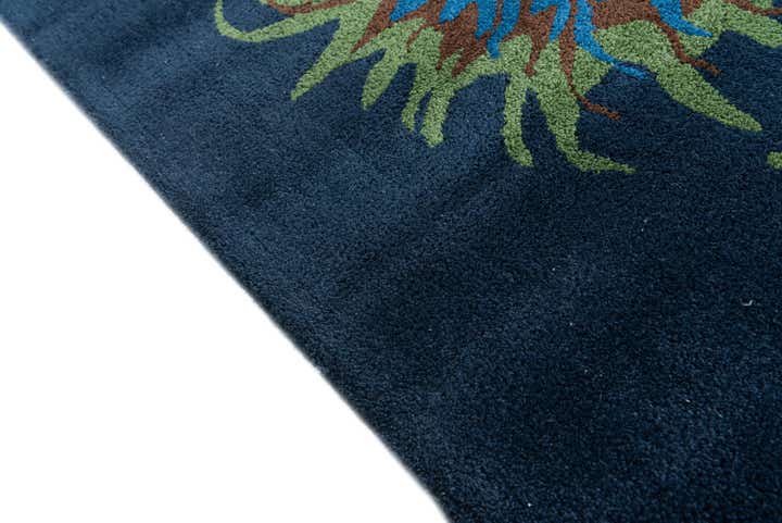 7' 6 x 7' 7 Agra Square Rug
