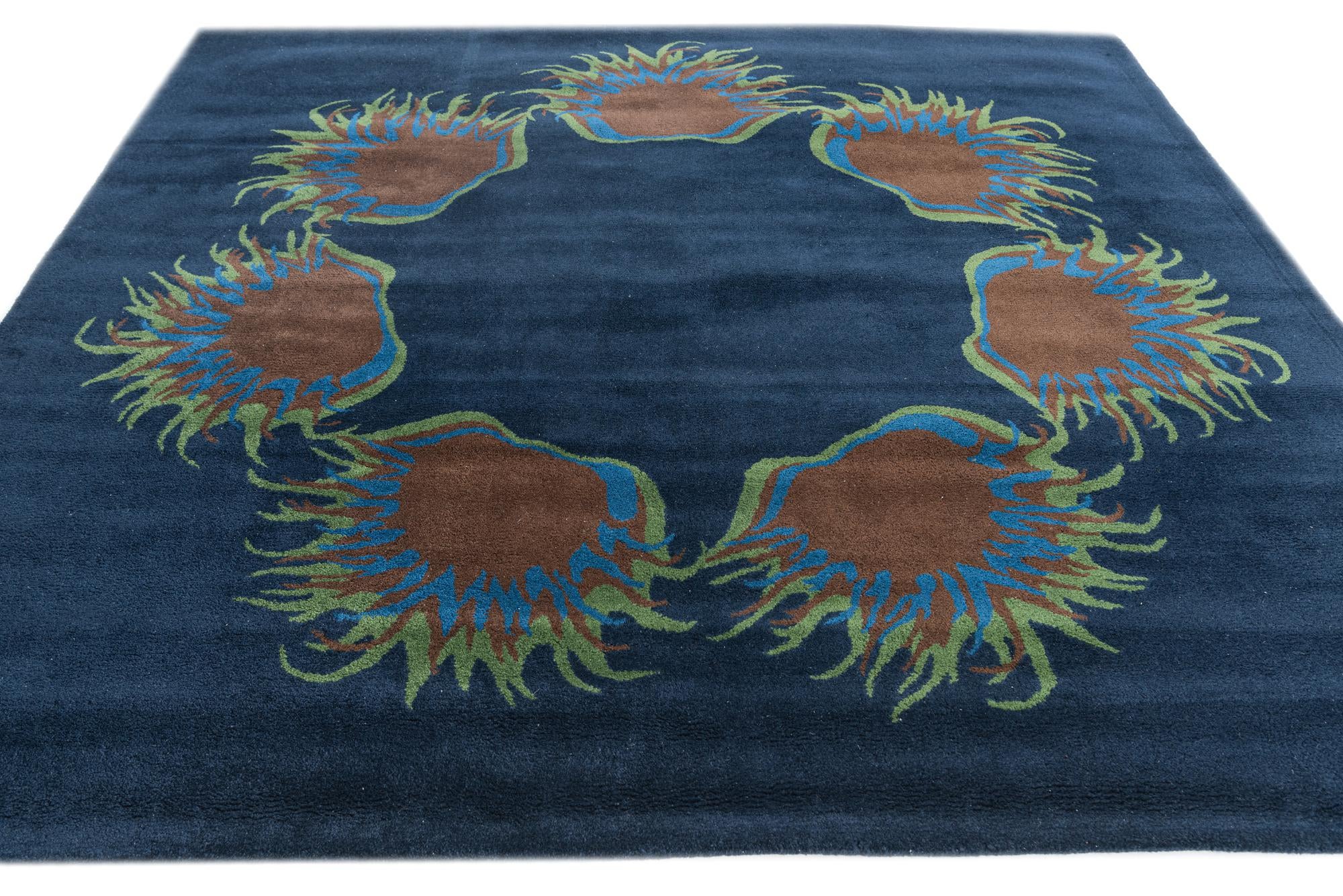 7' 6 x 7' 7 Agra Square Rug