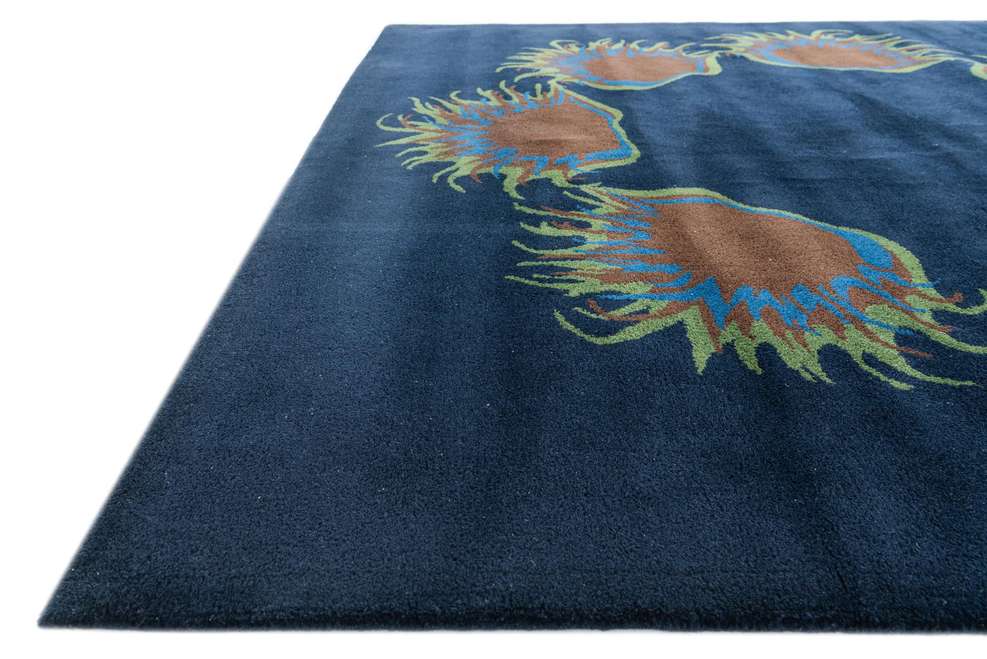 7' 6 x 7' 7 Agra Square Rug