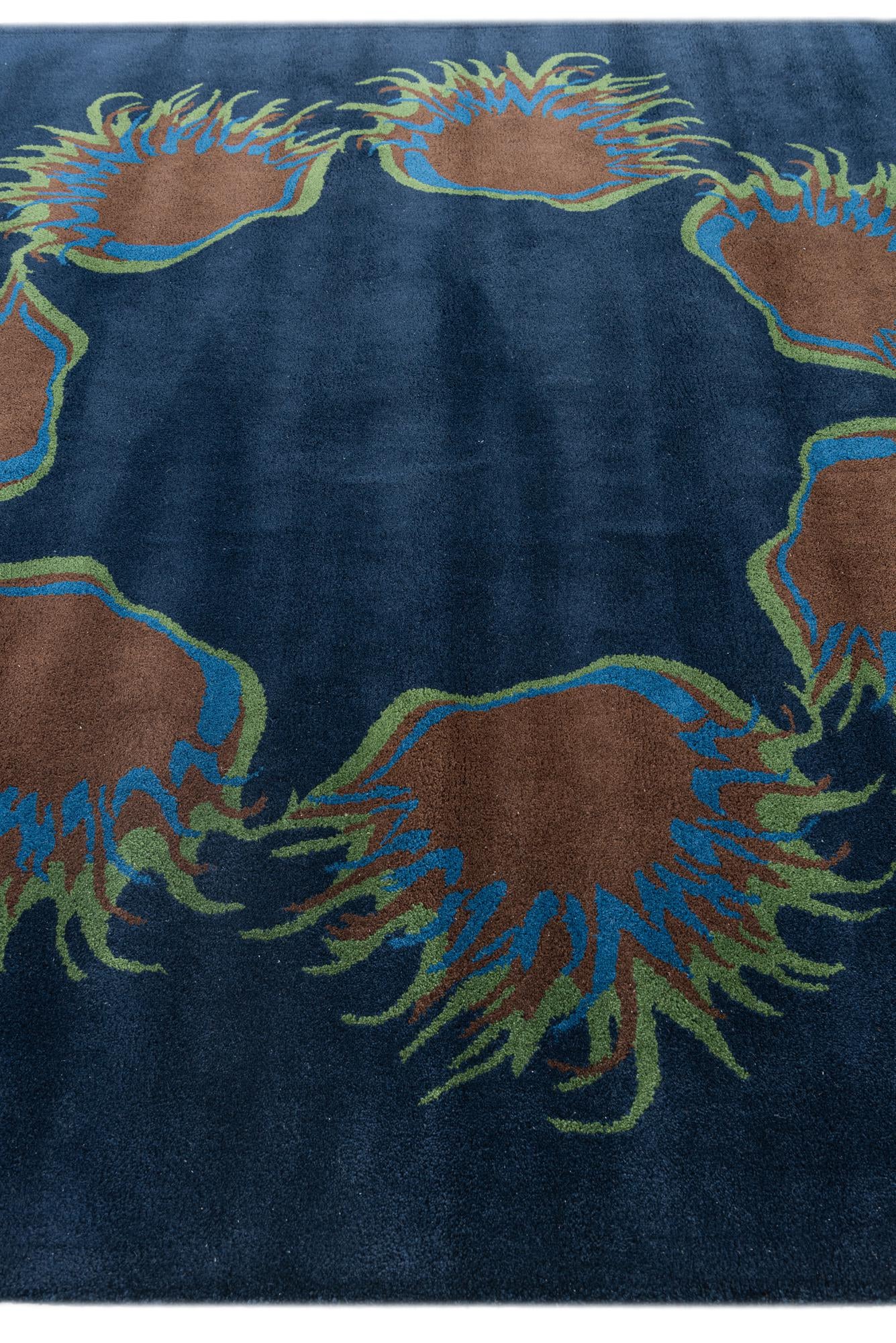 7' 6 x 7' 7 Agra Square Rug