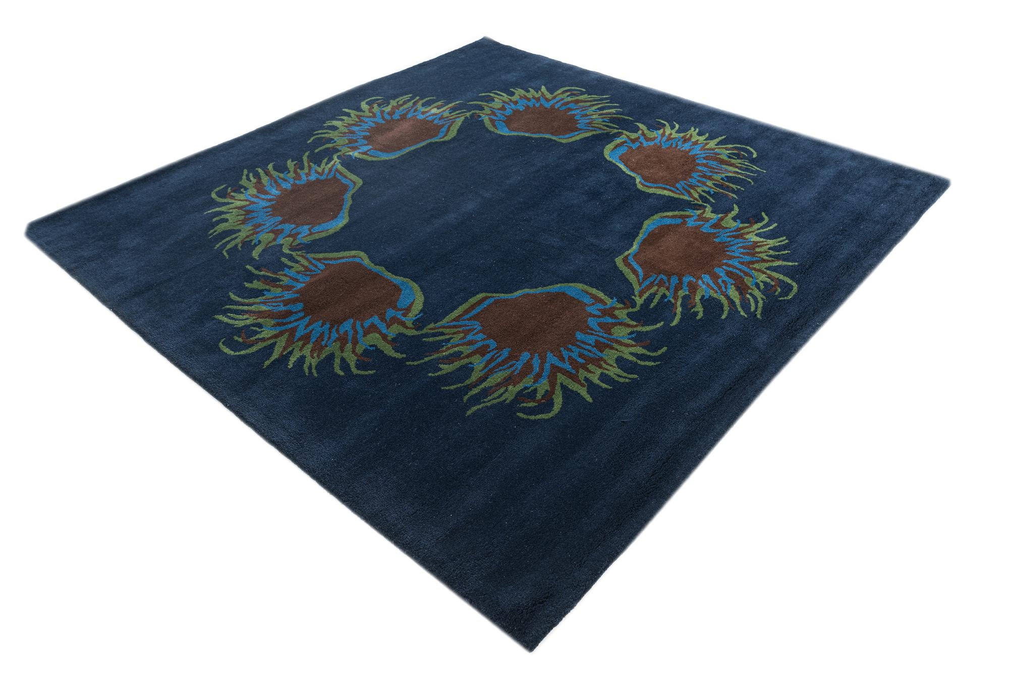 7' 6 x 7' 7 Agra Square Rug