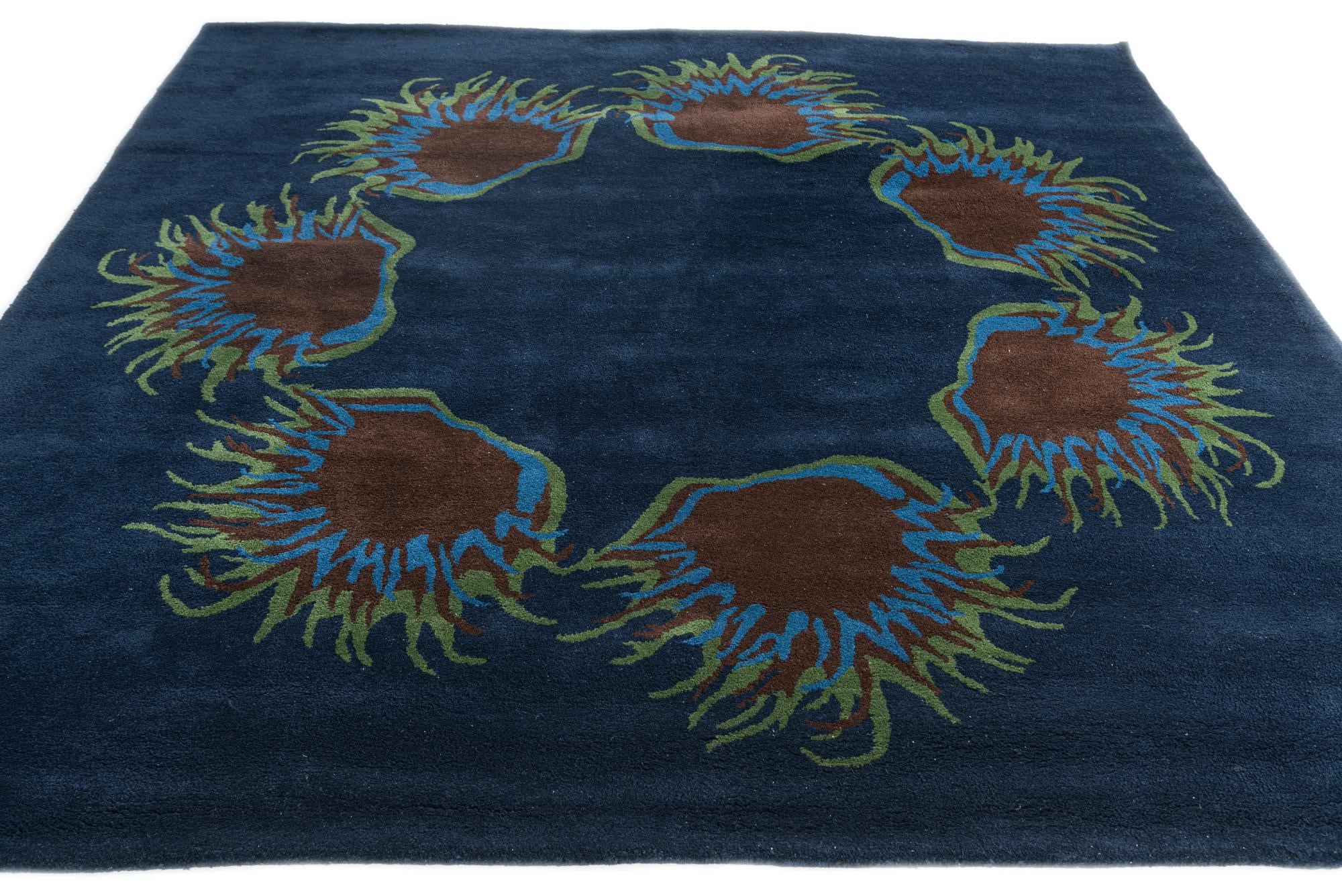 7' 6 x 7' 7 Agra Square Rug