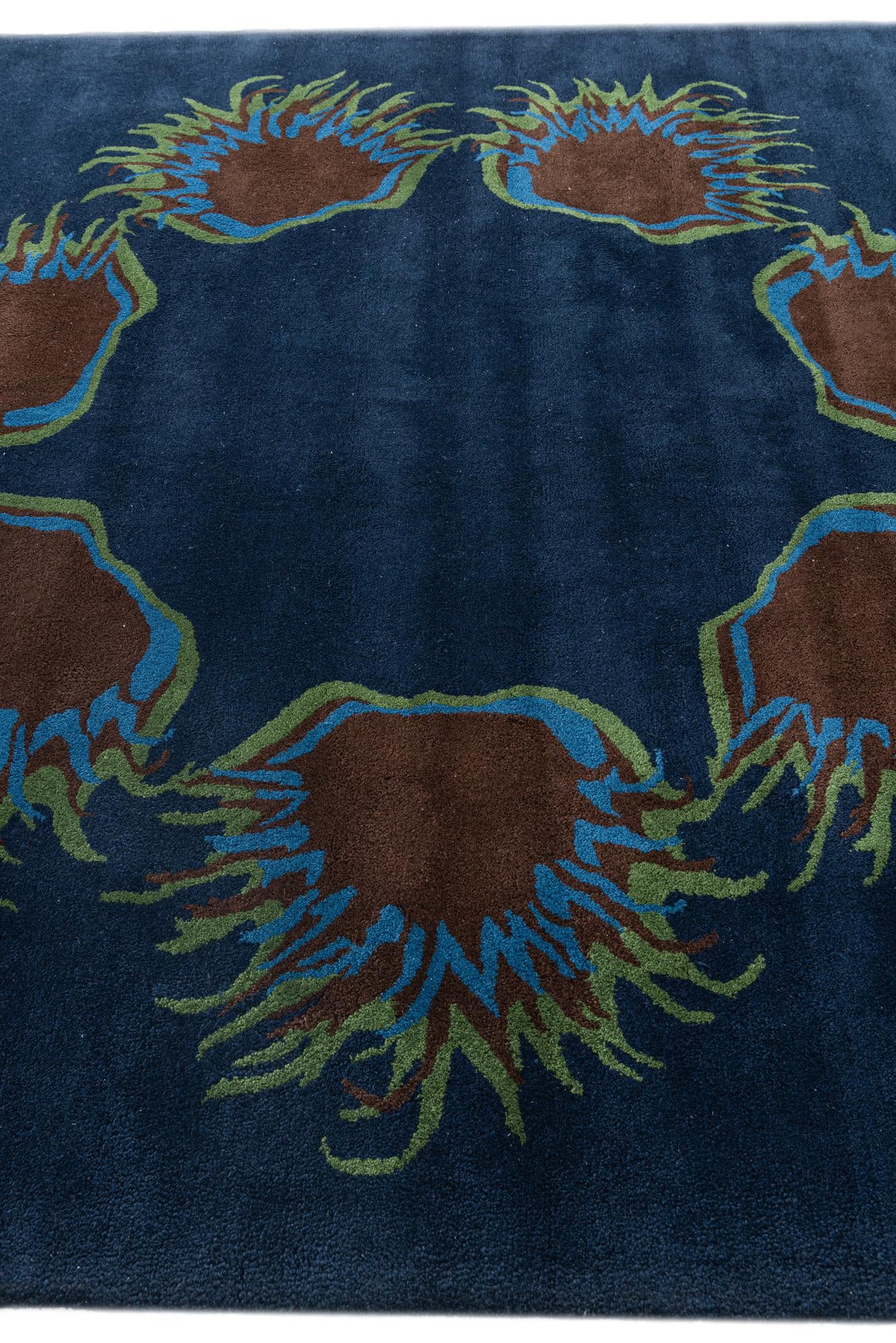 7' 6 x 7' 7 Agra Square Rug