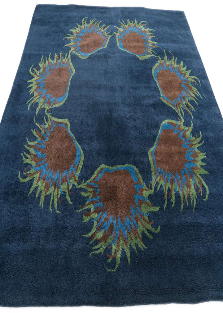 7' 5 x 7' 6 Agra Square Rug
