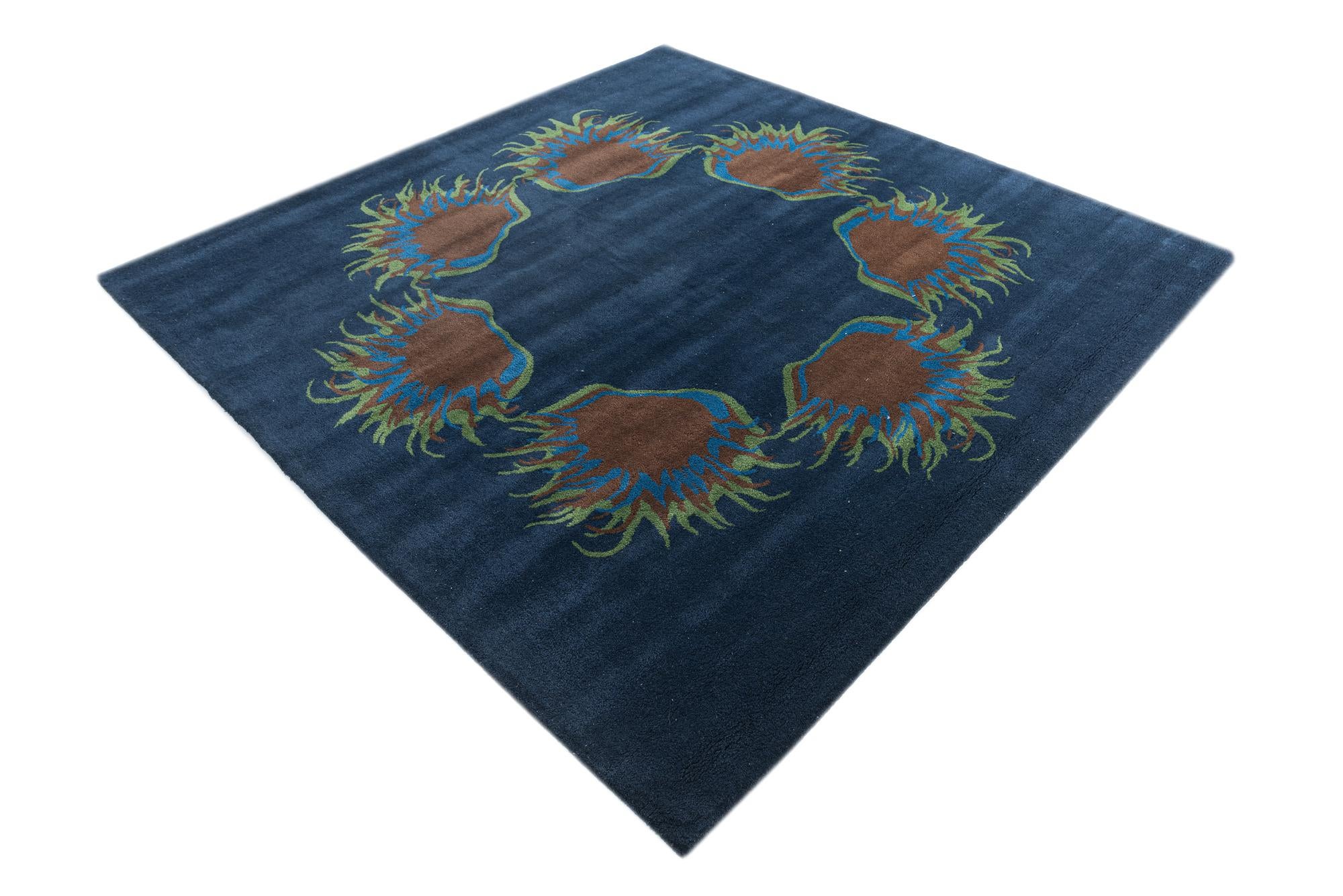 7' 6 x 7' 7 Agra Square Rug