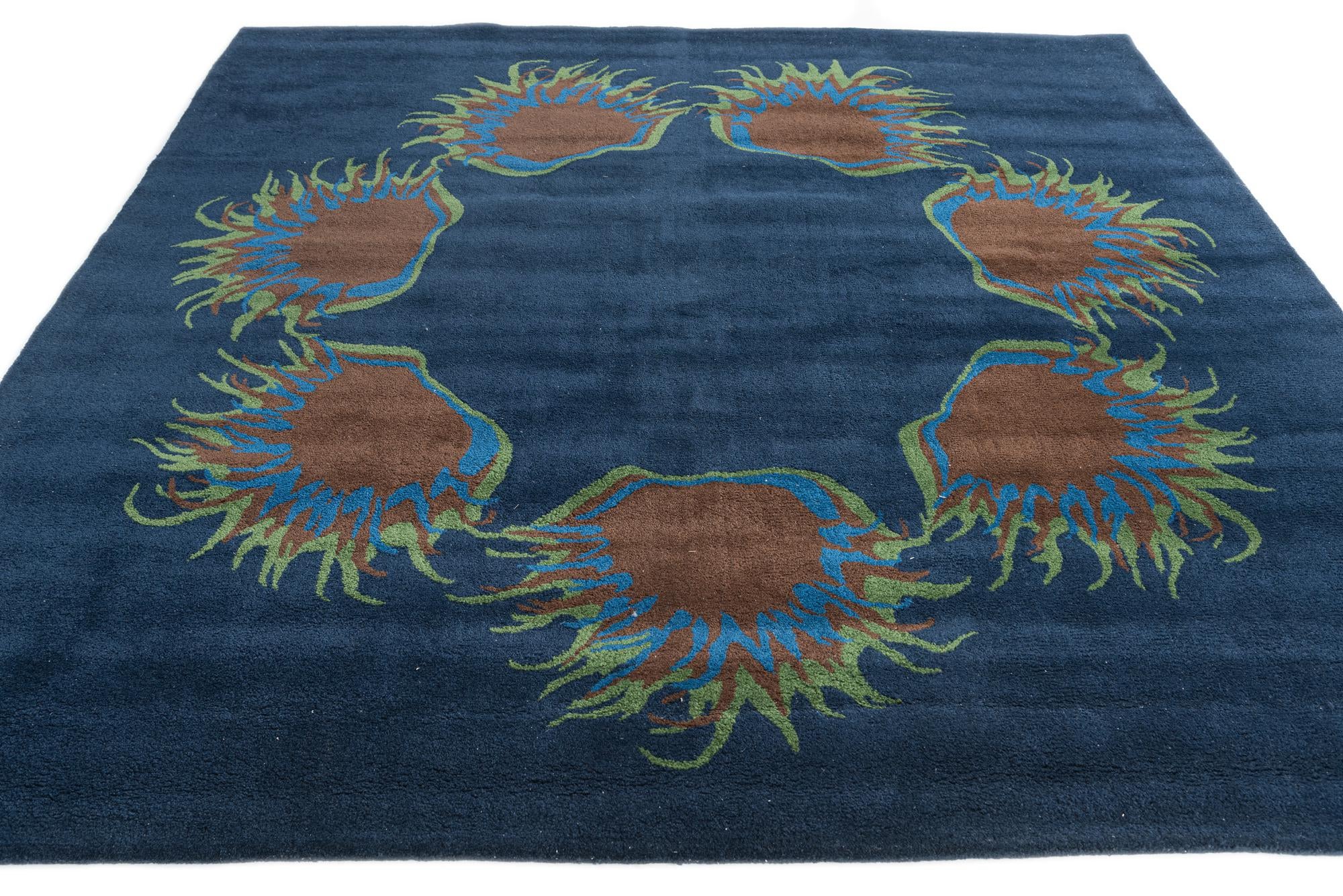 7' 6 x 7' 7 Agra Square Rug