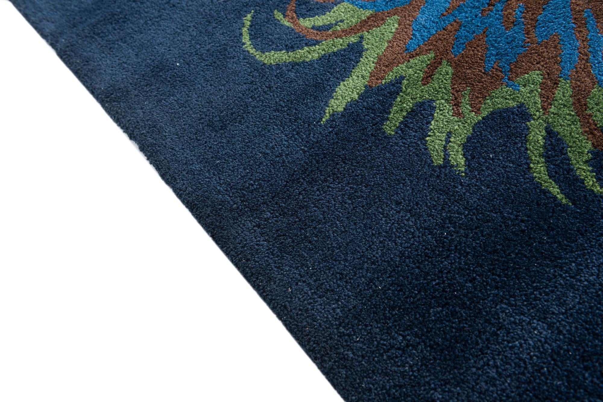 7' 6 x 7' 7 Agra Square Rug
