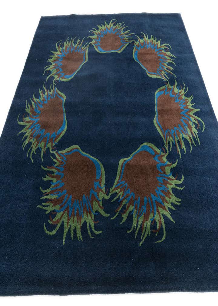 7' 5 x 7' 6 Agra Square Rug