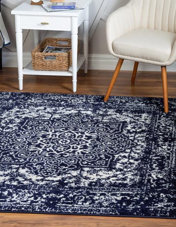 7' 10 x 7' 10 Arlington Square Rug