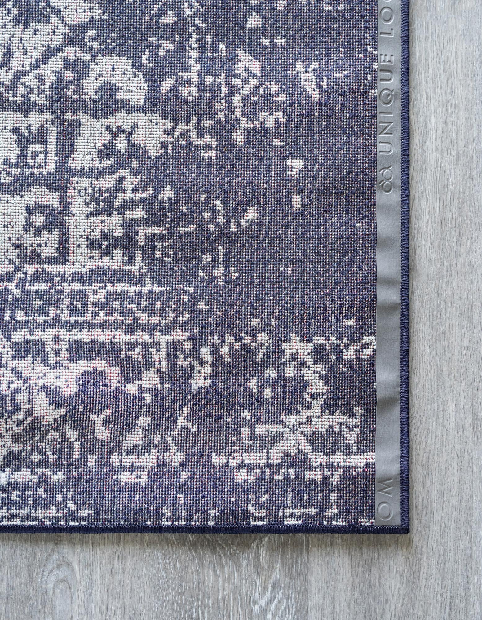 7' 10 x 7' 10 Arlington Square Rug